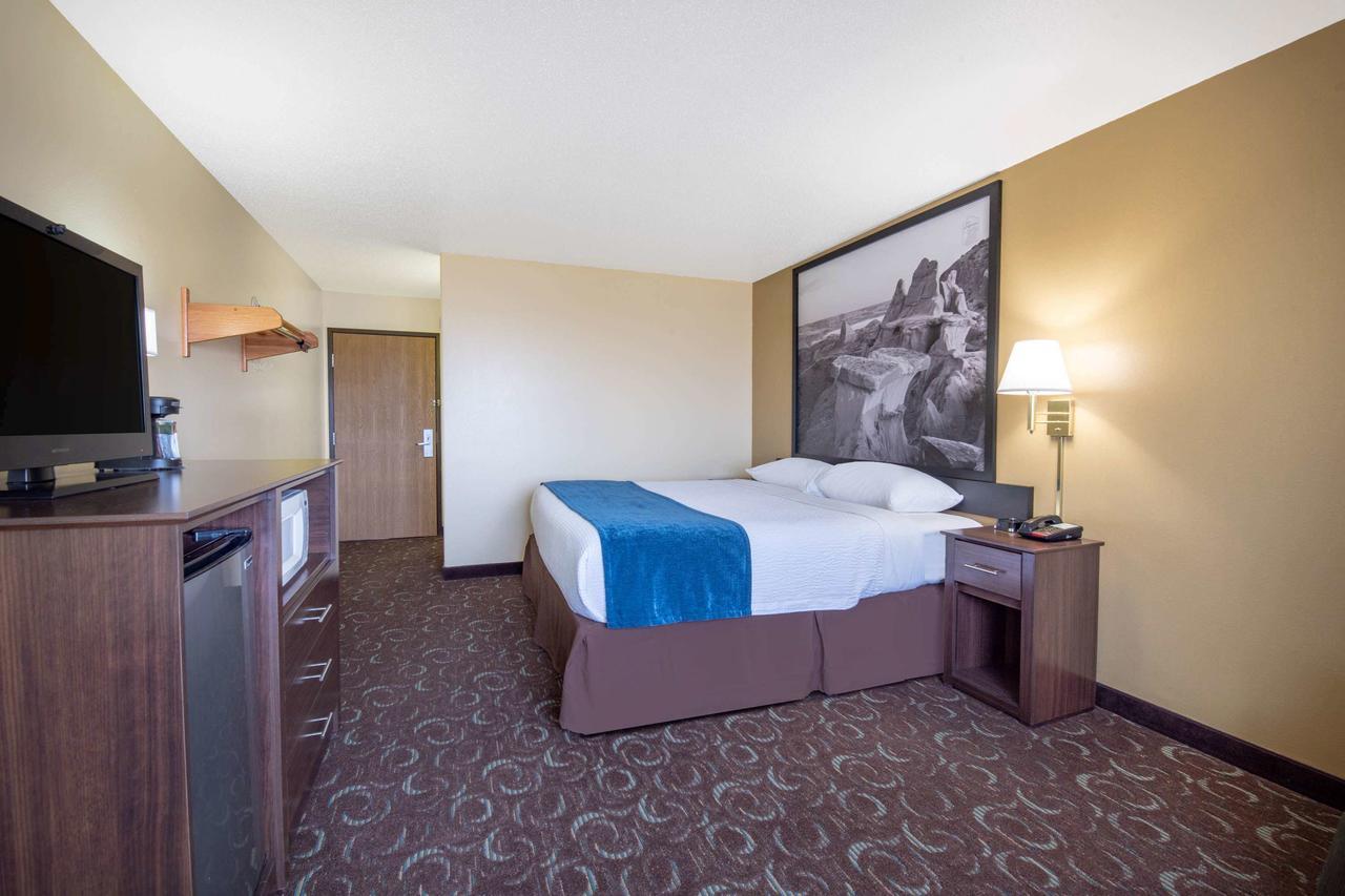 Four Seasons Inn Bottineau Zewnętrze zdjęcie