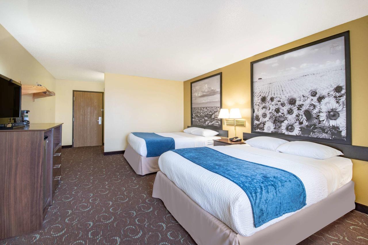 Four Seasons Inn Bottineau Zewnętrze zdjęcie