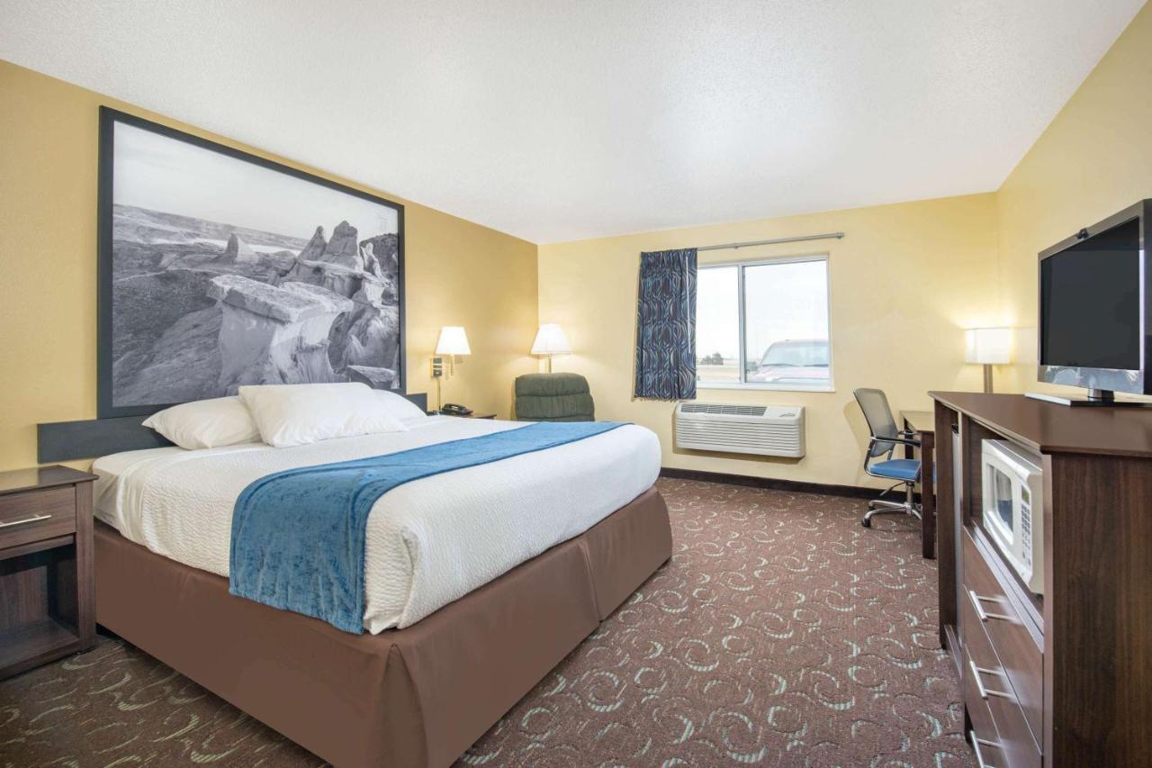 Four Seasons Inn Bottineau Zewnętrze zdjęcie
