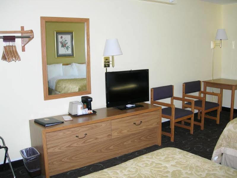 Four Seasons Inn Bottineau Zewnętrze zdjęcie