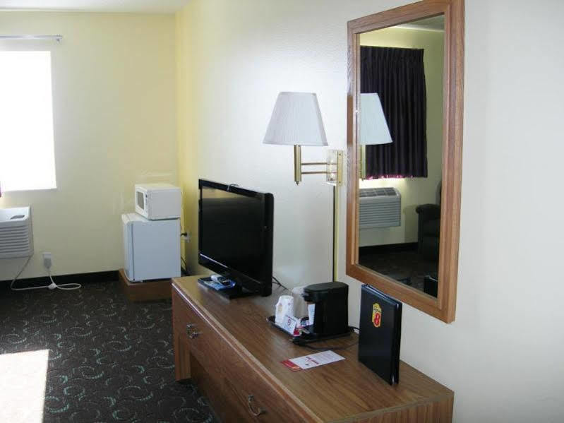 Four Seasons Inn Bottineau Zewnętrze zdjęcie