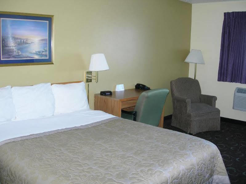 Four Seasons Inn Bottineau Zewnętrze zdjęcie